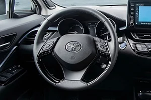 Фото Toyota C-HR - интерьер и экстерьер