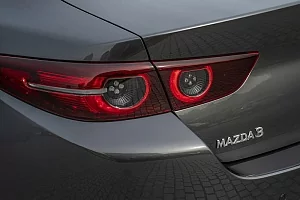 Фото Mazda 3 sedan - интерьер и экстерьер
