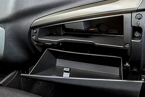 Фото Lada Granta Hatchback - интерьер и экстерьер