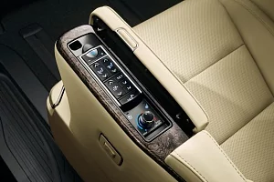 Фото Toyota Alphard - интерьер и экстерьер