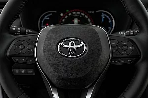 Фото Toyota Rav 4 - интерьер и экстерьер