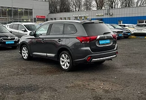 купить Мицубиси Outlander 2017, автосалон автоцентр