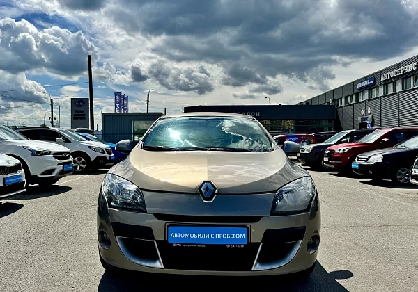 купить подержанный Megane 2011 года