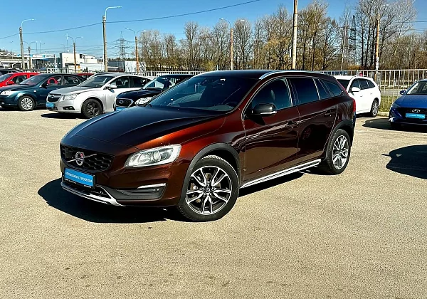 купить подержанный V60 Cross Country 2016 года