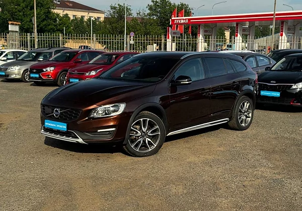 купить подержанный V60 Cross Country 2016 года