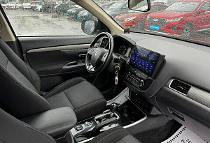 купить Мицубиси Outlander 2018, автосалон автоцентр